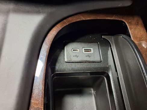 Used 2022 Cadillac Escalade Sport Platinum image 18