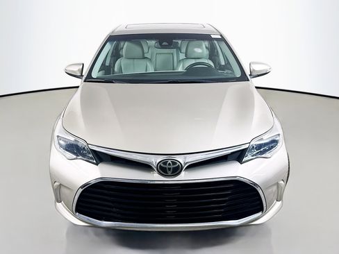 Used 2017 Toyota Avalon XLE image 2