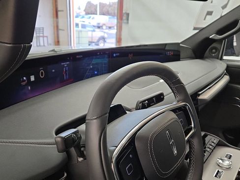 New 2025 Lincoln Navigator Reserve w/ Jet Appearance Package image 12