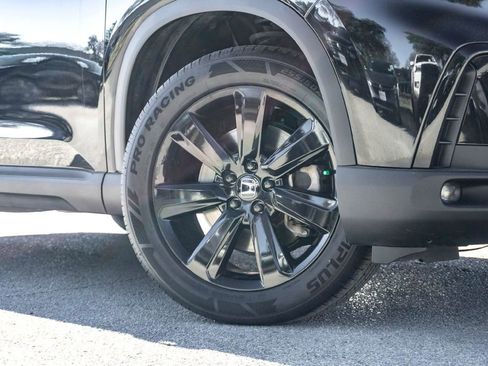 Used 2025 Honda Pilot Black Edition image 2