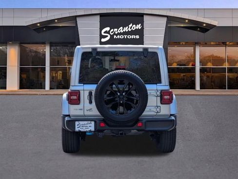 Used 2023 Jeep Wrangler Unlimited Sahara w/ Cold Weather Group AWD/4WD image 4