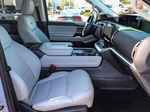 Certified 2025 Ford Expedition Max Platinum w/ Driver's Package AWD/4WD image 16