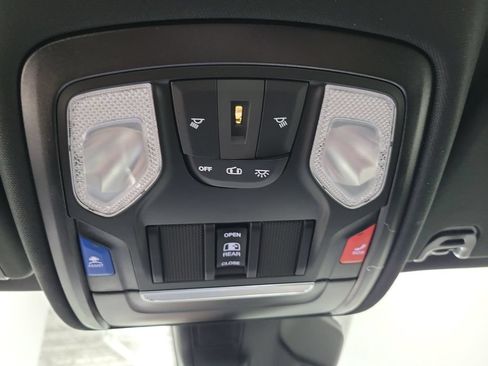 New 2026 RAM 1500 Big Horn AWD/4WD image 17