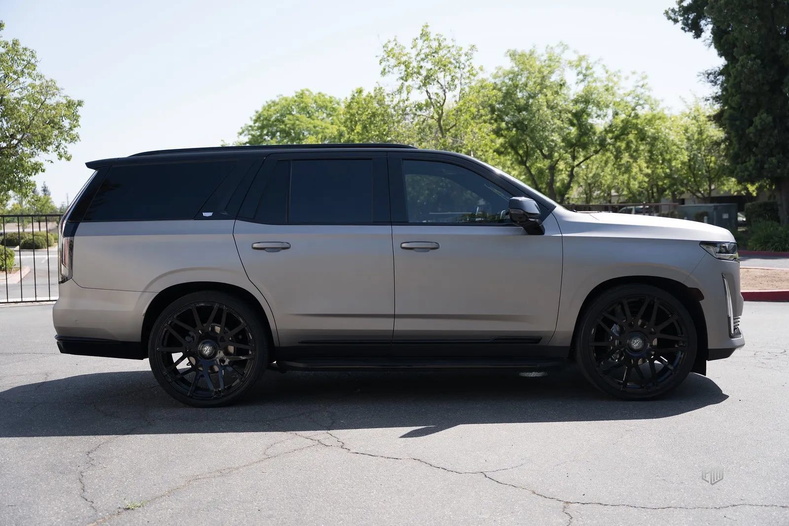 Used 2021 Cadillac Escalade Premium Luxury RWD image 4