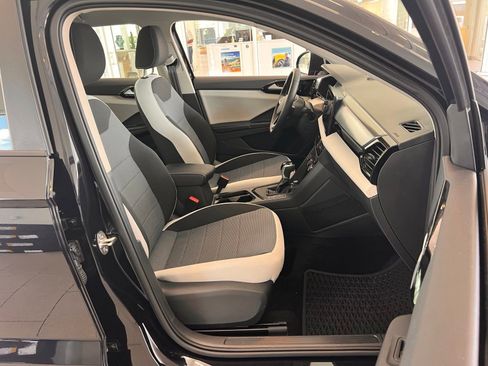 Certified 2025 Volkswagen Taos S FWD image 35