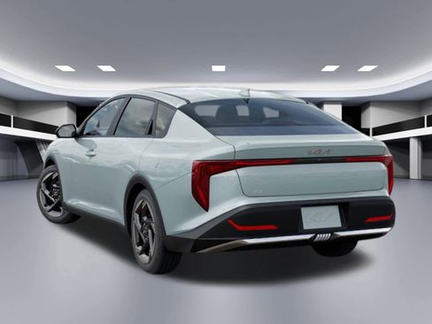 New 2026 Kia K4 EX image 4