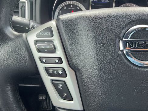 Used 2019 Nissan Titan SV w/ SV Convenience Package image 18