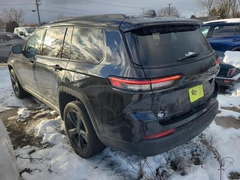 Used 2023 Jeep Grand Cherokee L Limited w/ Black Appearance Package image 3