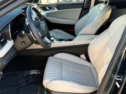 Used 2023 Genesis G70 2.0T w/ Sport Prestige Package RWD image 24