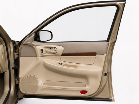 Used 2005 Chevrolet Impala LS w/ Sun And Sound Package FWD image 11