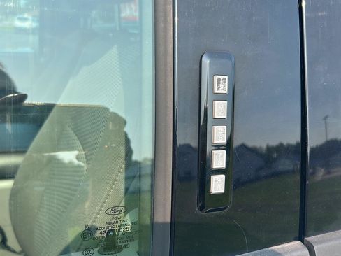 Used 2017 Ford F150 XLT RWD image 10