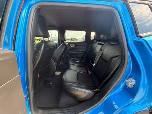 Used 2025 Jeep Compass Trailhawk AWD/4WD image 16