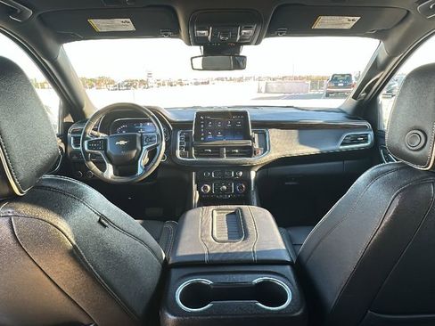 Used 2023 Chevrolet Suburban Premier image 28