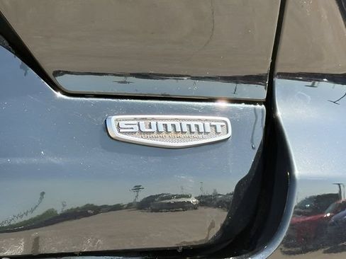 Used 2022 Jeep Grand Cherokee Summit AWD/4WD image 10