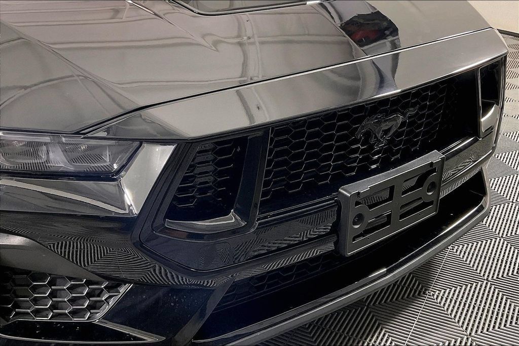 Used 2025 Ford Mustang GT Premium RWD image 31