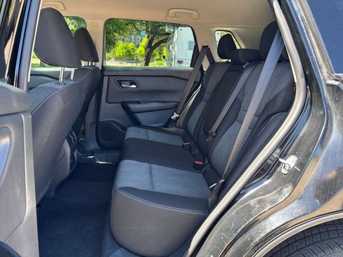 Used 2025 Nissan Rogue SV FWD image 21