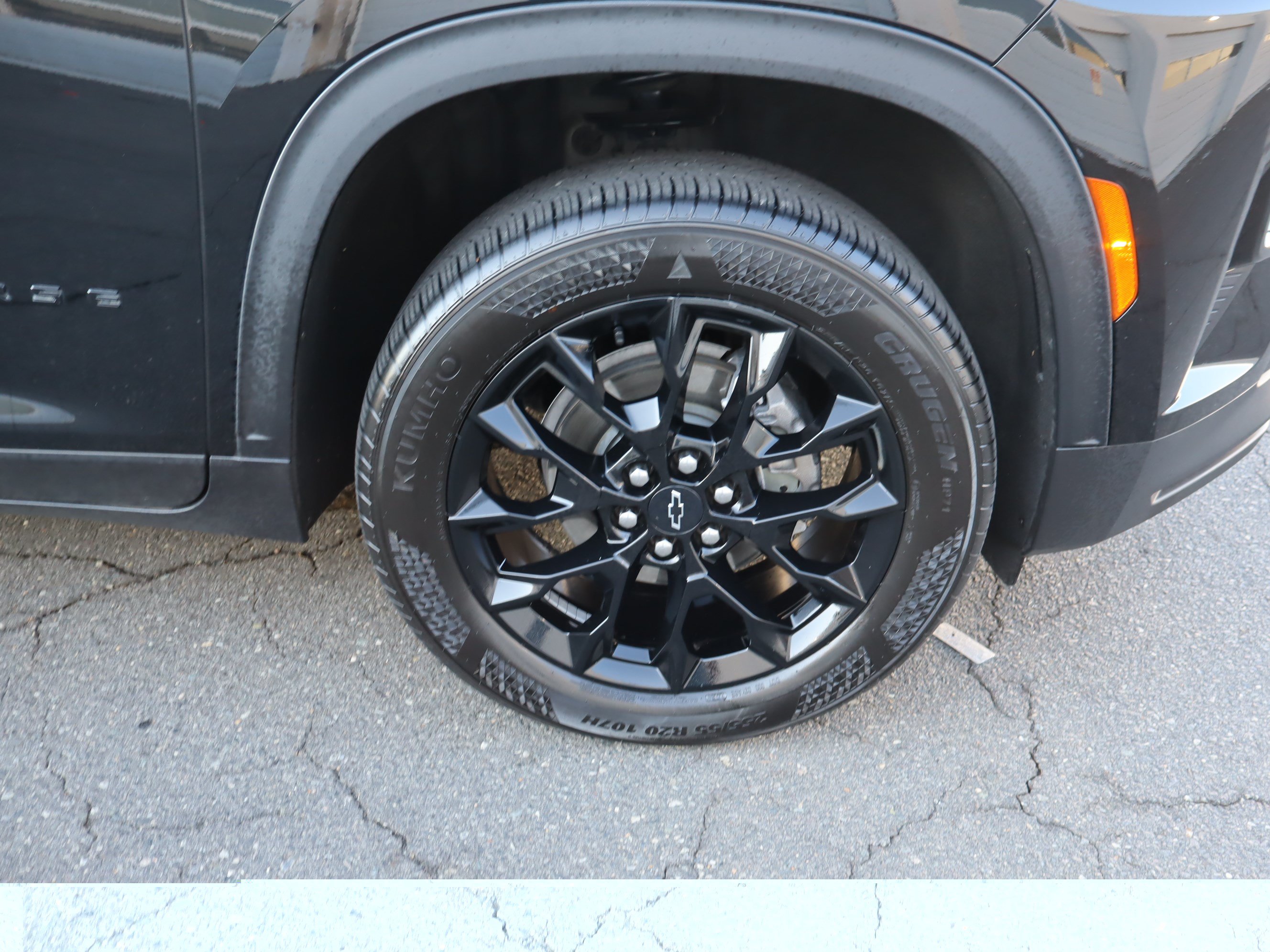 Used 2024 Chevrolet Traverse LT w/ Midnight/Sport Edition FWD image 39