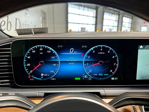 Used 2022 Mercedes-Benz GLS 450 4MATIC image 8