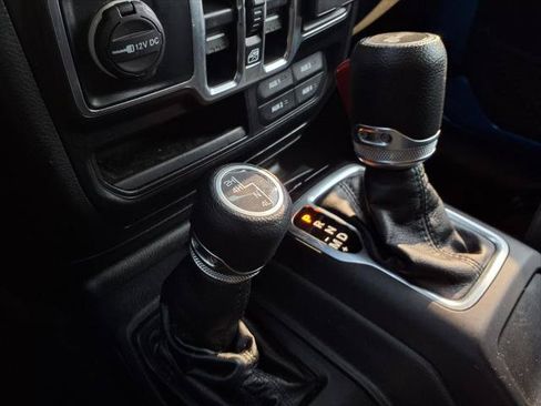 Used 2022 Jeep Wrangler Unlimited Sport AWD/4WD image 19