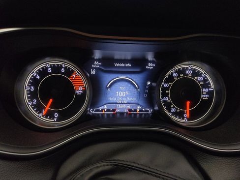 Used 2022 Jeep Cherokee Latitude Lux w/ Sun & Sound Group image 23