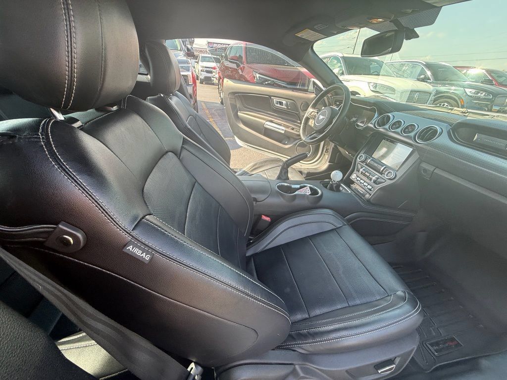 Used 2018 Ford Mustang GT Premium w/ GT Performance Package RWD image 15