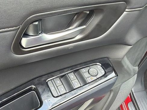 New 2026 Nissan Pathfinder SL w/ SL Premium Package (P04) FWD image 18