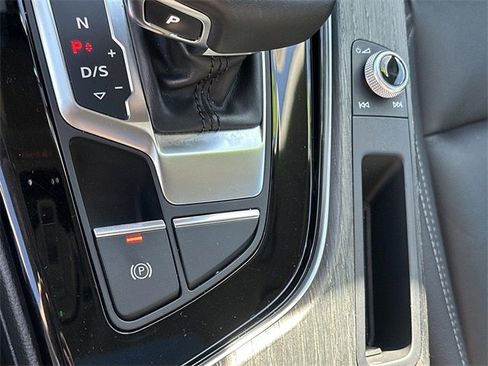 Used 2020 Audi A4 2.0T Premium w/ Convenience Package image 38