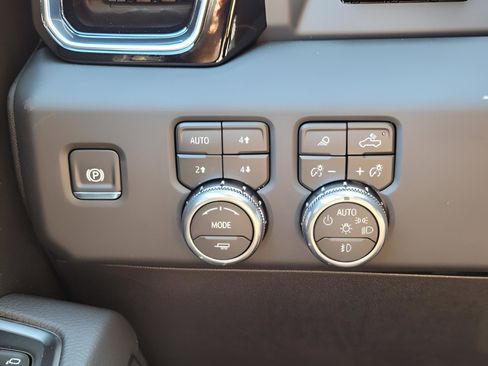 New 2026 GMC Sierra 3500 Denali w/ Technology Package image 20