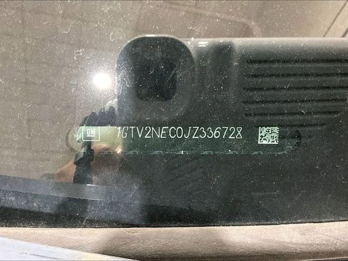 Used 2018 GMC Sierra 1500 SLT w/ SLT Premium Package image 31