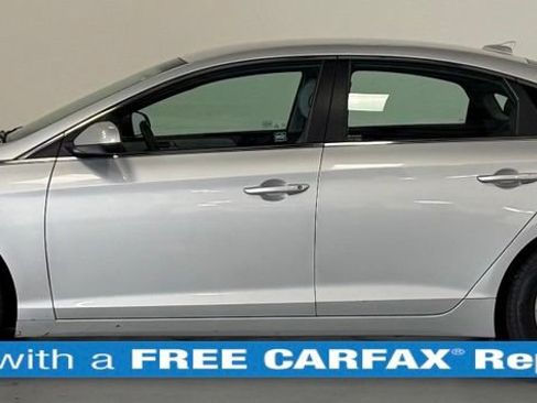 Used 2015 Hyundai Sonata SE FWD image 2