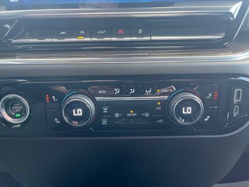 Used 2022 Chevrolet Silverado 1500 LT AWD/4WD image 22