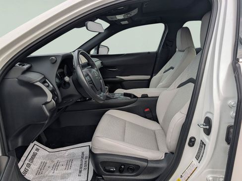 Used 2024 Lexus UX 250h AWD w/ Premium Package image 9