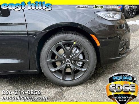 New 2026 Chrysler Pacifica Select w/ S Appearance Package image 3