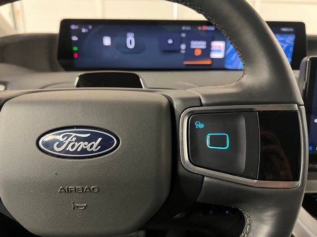 Used 2025 Ford Expedition Active AWD/4WD image 30