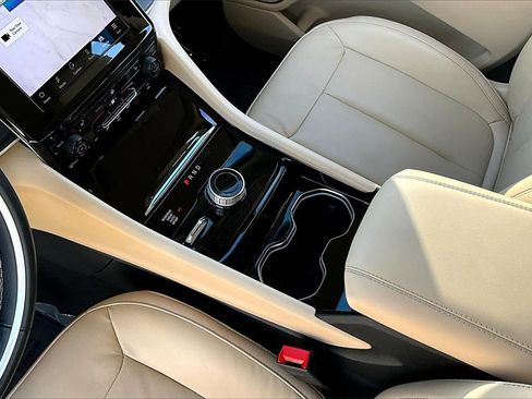 Used 2022 Jeep Grand Cherokee Limited image 15