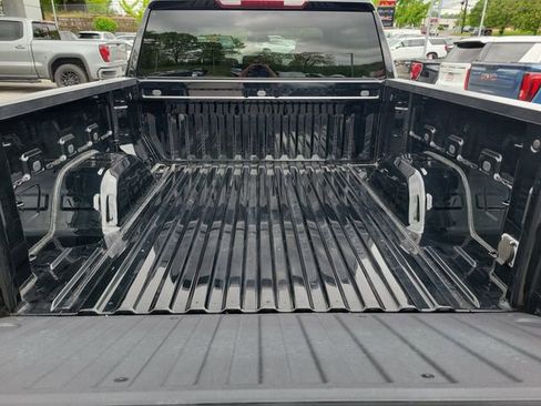 Used 2025 GMC Sierra 1500 Elevation w/ LPO, Elevation Black Package AWD/4WD image 8