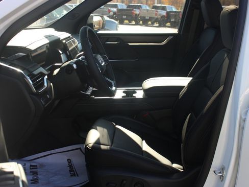 New 2025 GMC Acadia Elevation w/ Elevation Premium Package image 14