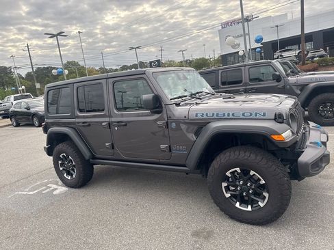 Used 2025 Jeep Wrangler Unlimited Rubicon 4xe image 4