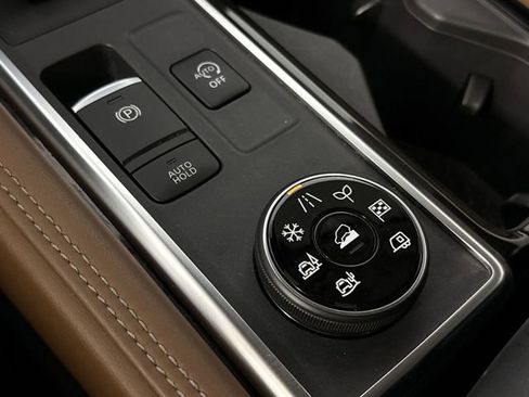 Used 2023 Nissan Pathfinder Platinum w/ Cargo Package image 27