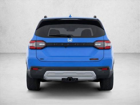 Used 2025 Honda Pilot TrailSport image 6