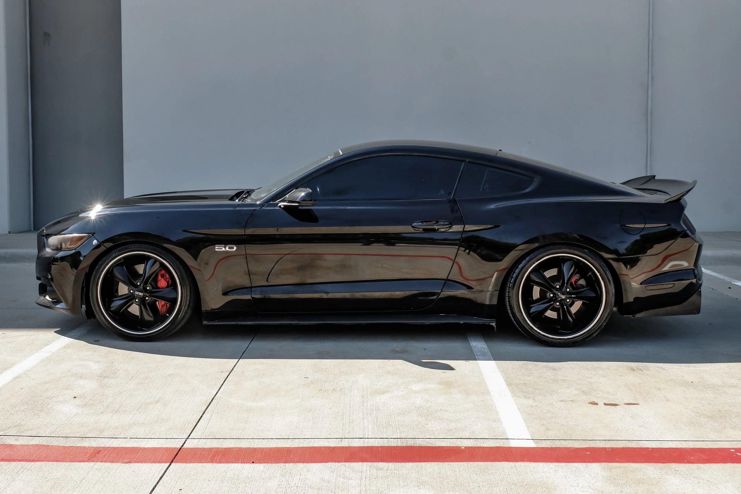 Used 2016 Ford Mustang GT RWD image 16