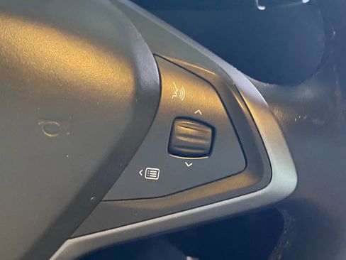 Used 2019 Tesla Model S Standard Range image 17