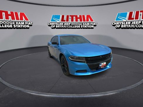 Used 2023 Dodge Charger SXT w/ Blacktop Package RWD image 2