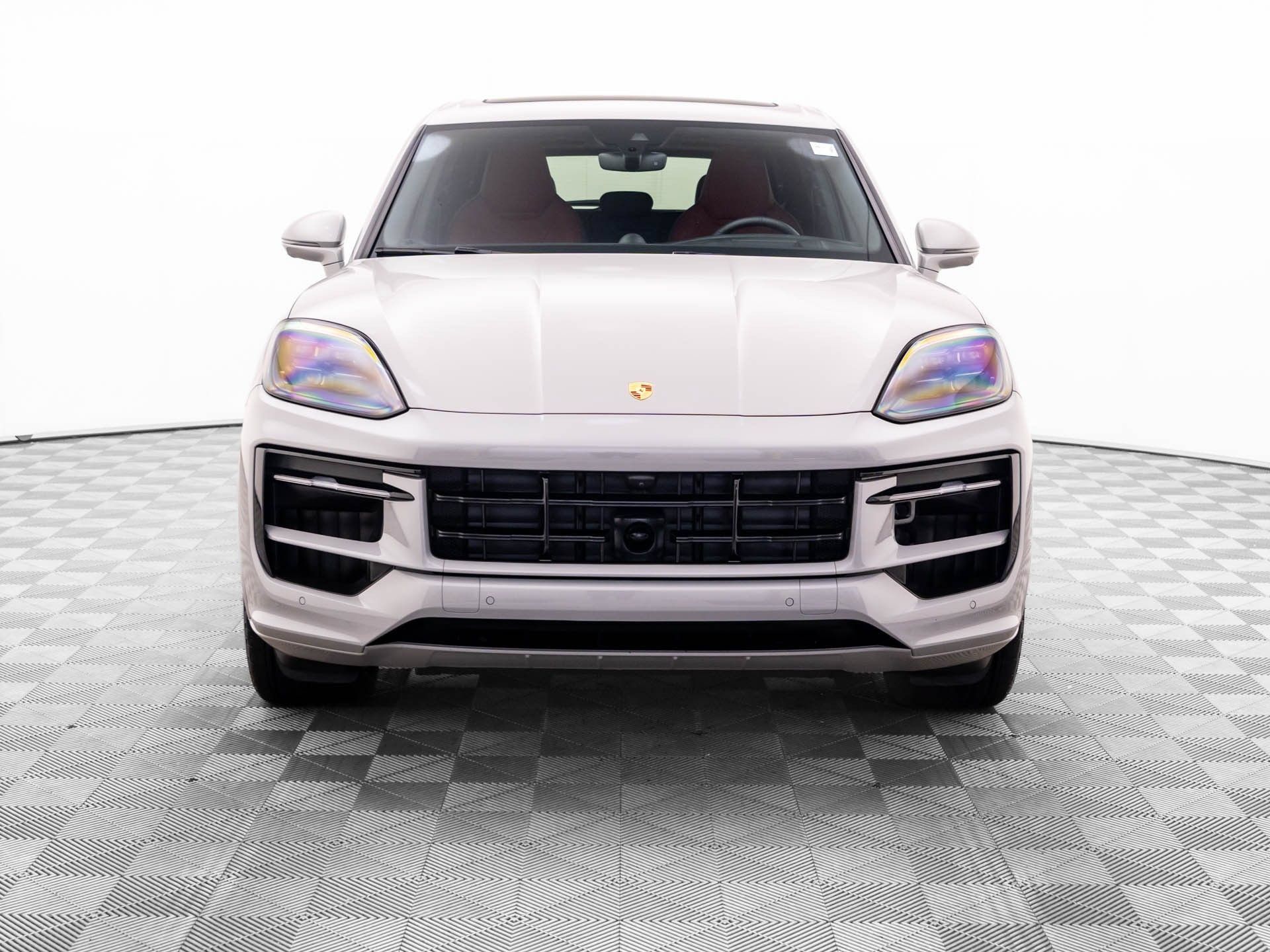 Used 2026 Porsche Cayenne GTS AWD/4WD image 9