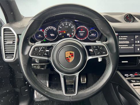 Used 2019 Porsche Cayenne S image 37