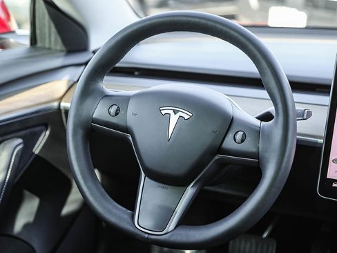 Used 2021 Tesla Model 3 Standard Range Plus RWD image 15