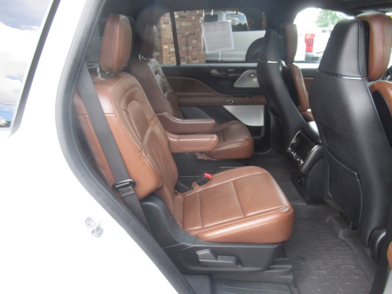 Used 2021 Lincoln Aviator Reserve AWD/4WD image 10