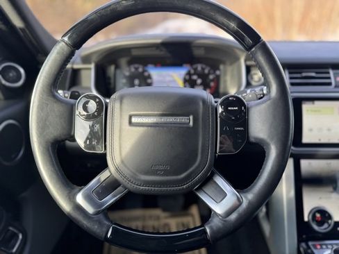 Used 2020 Land Rover Range Rover HSE image 25