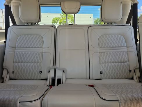 Certified 2023 Lincoln Navigator L Black Label AWD/4WD image 12