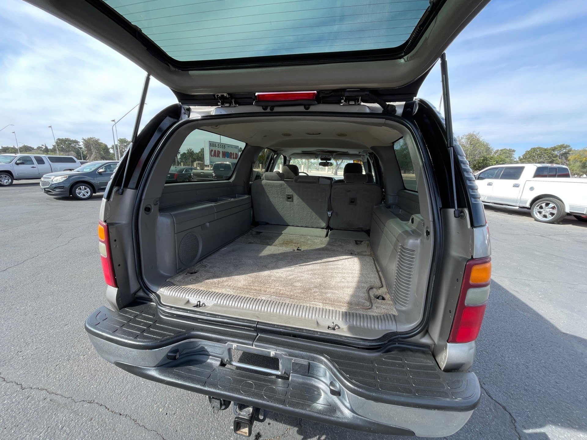 Used 2003 Chevrolet Suburban LS w/ LS Preferred Equipment Group RWD image 21